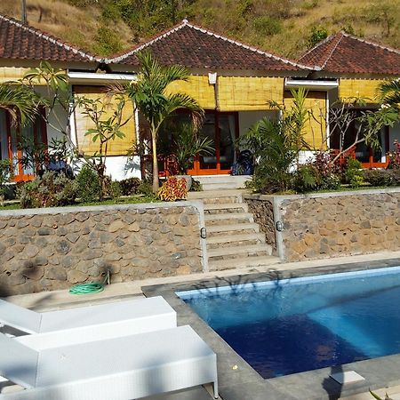 Okaoki Homestay Amed Екстериор снимка