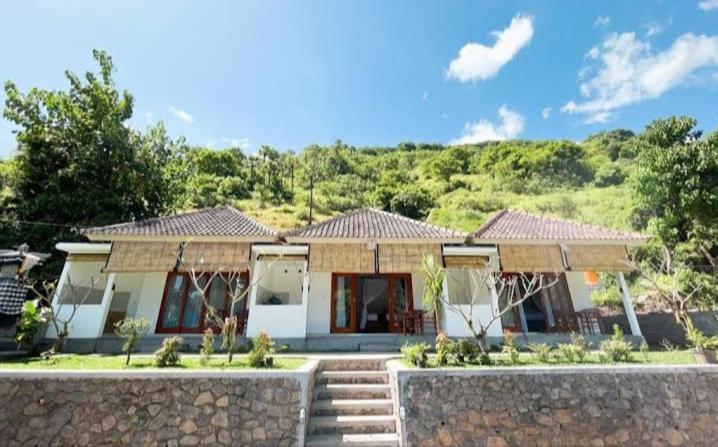 Okaoki Homestay Amed Екстериор снимка
