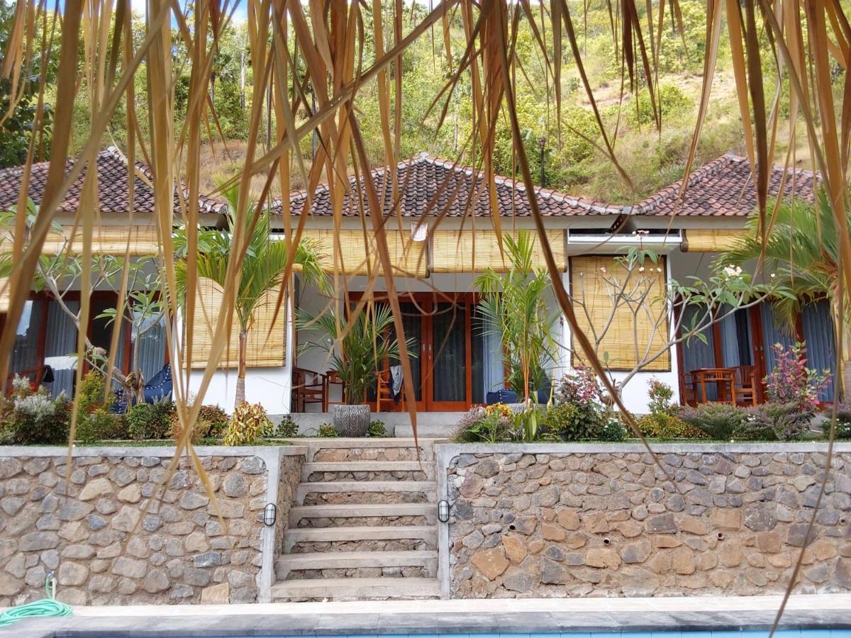 Okaoki Homestay Amed Екстериор снимка