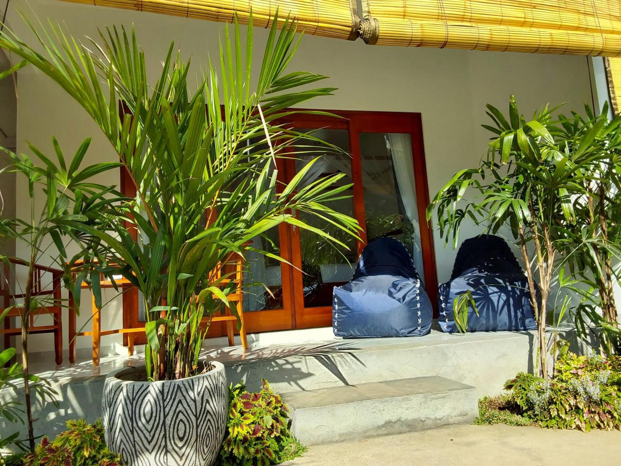 Okaoki Homestay Amed Екстериор снимка